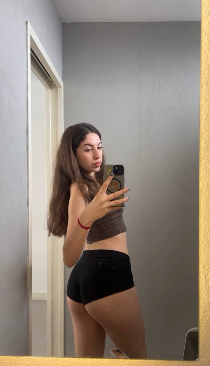 Amber in her underwear in Xiangyang