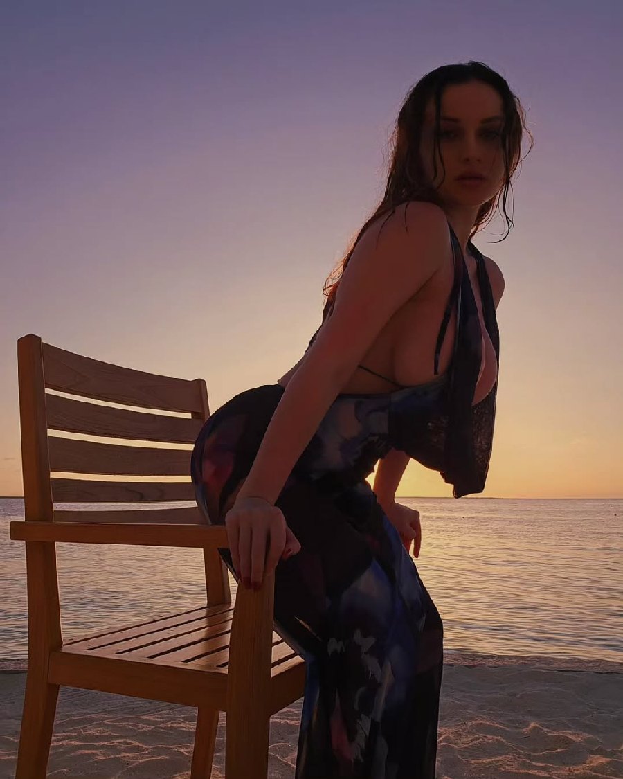 Sexy girl Miranda Faith nude in Xiangyang