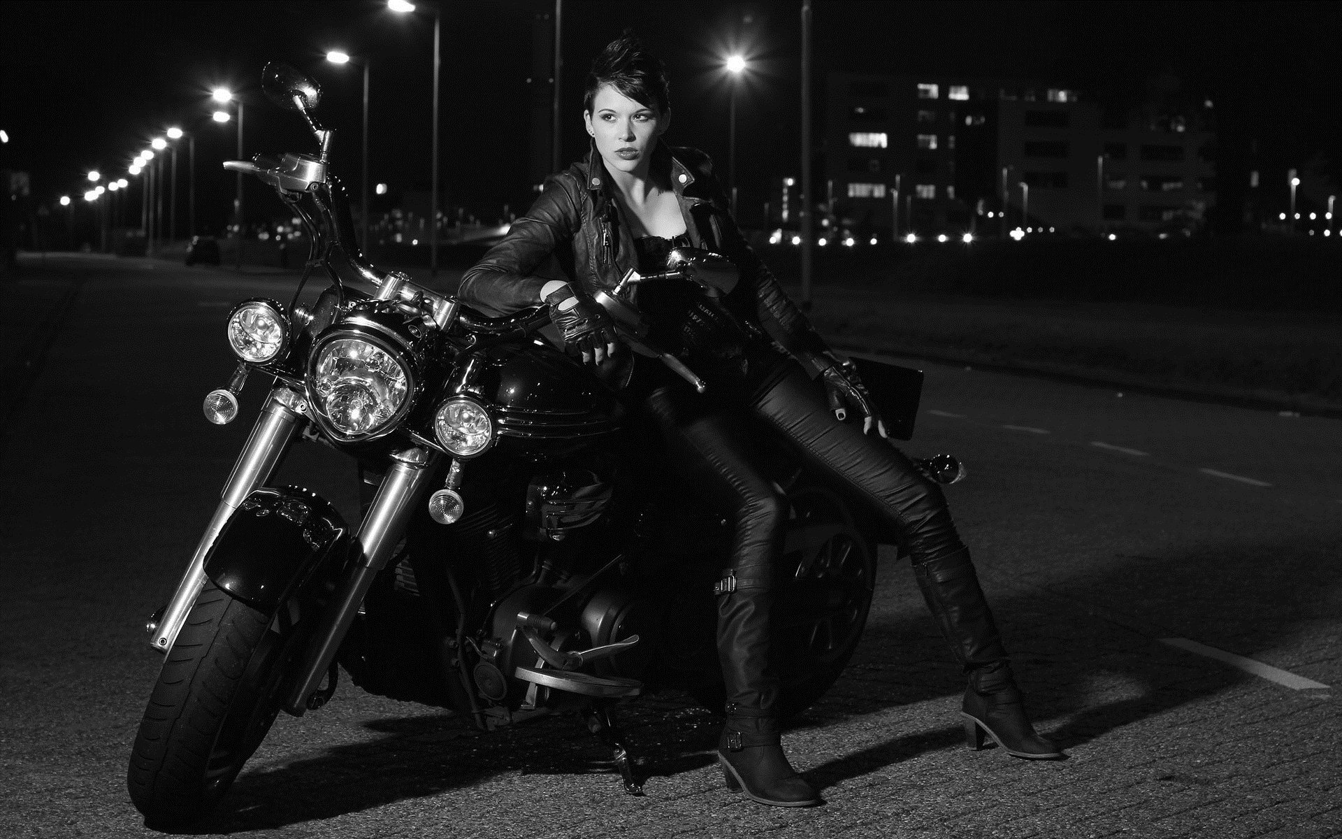 Photo Beautiful girls and motorcycles in Xiangyang