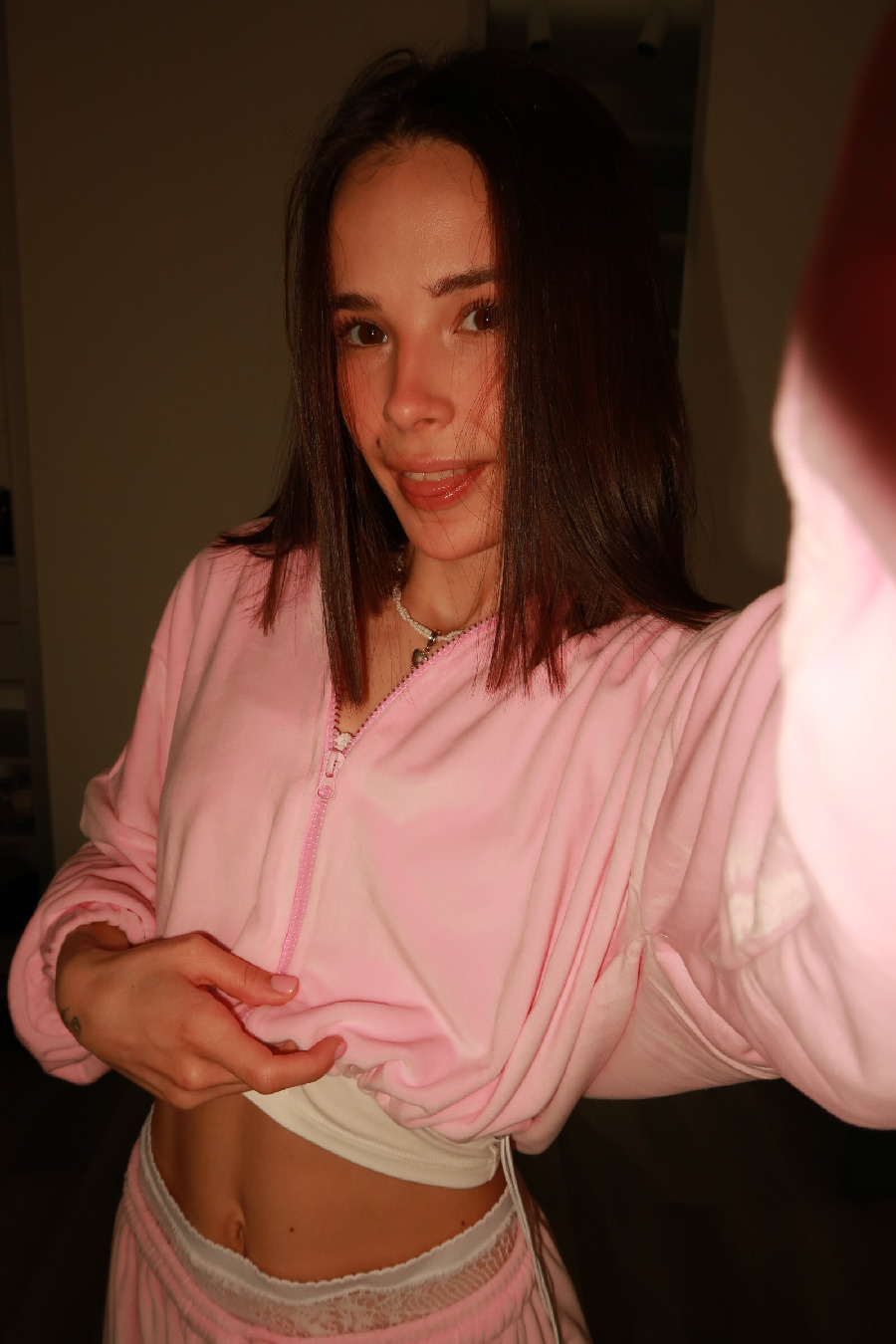 Tina brings the glow — live moments in Xiangyang